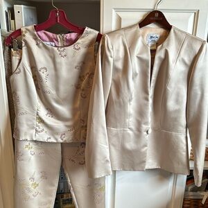 Jeffrey & Dara Evenings by Tom Barra 3 Piece Suit Set